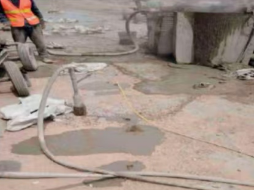 定城镇水泥混凝土路面板底注浆技术 路面脱空注浆整治方案