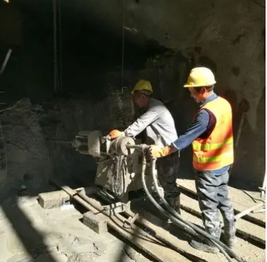 定城镇水下抗分散灌浆料特点 水下不分散注浆料介绍