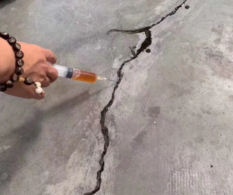 定城镇混凝土裂缝修补技术详解​